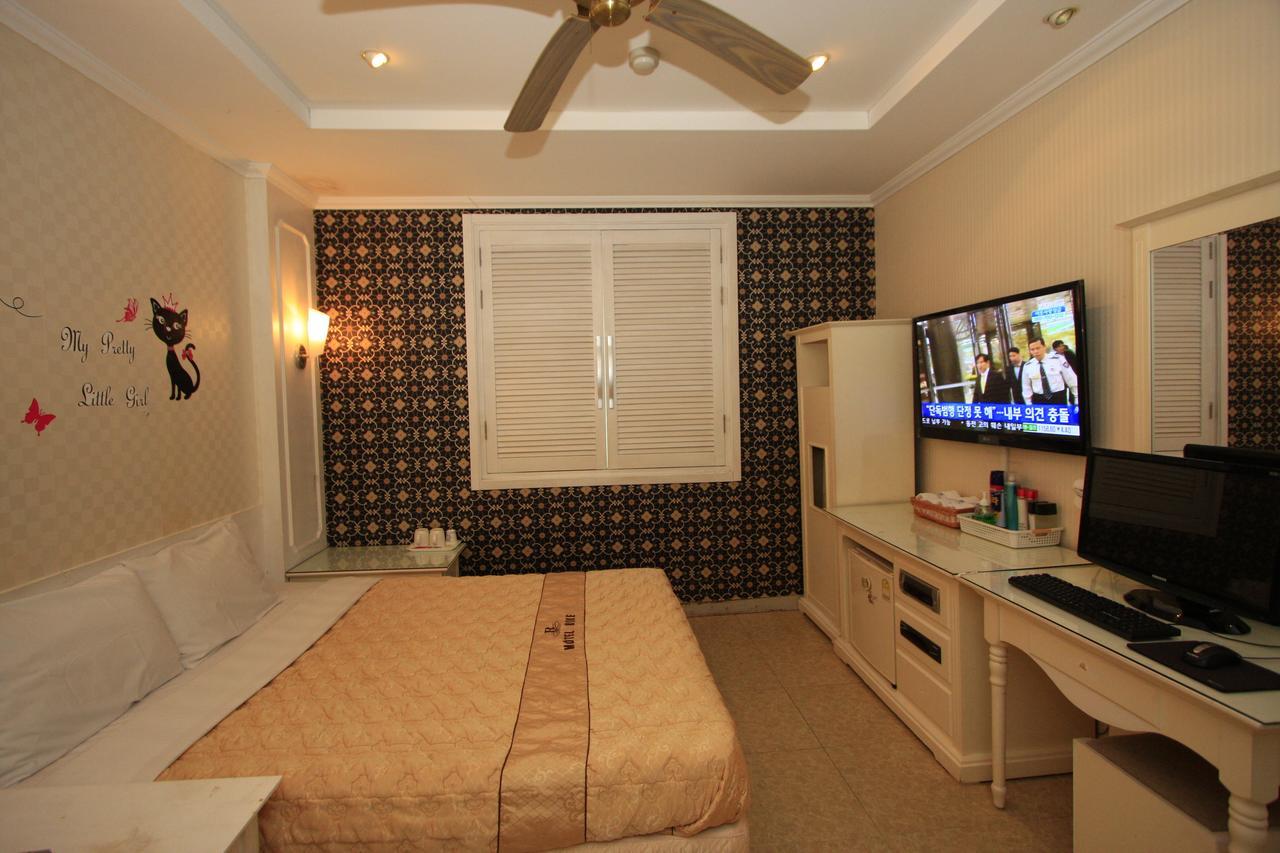 Blue Motel โพเรียง ภายนอก รูปภาพ
