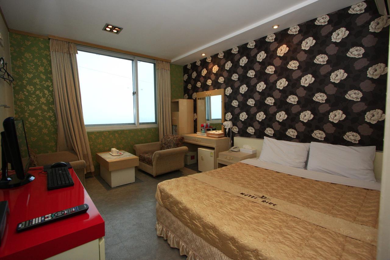 Blue Motel โพเรียง ภายนอก รูปภาพ