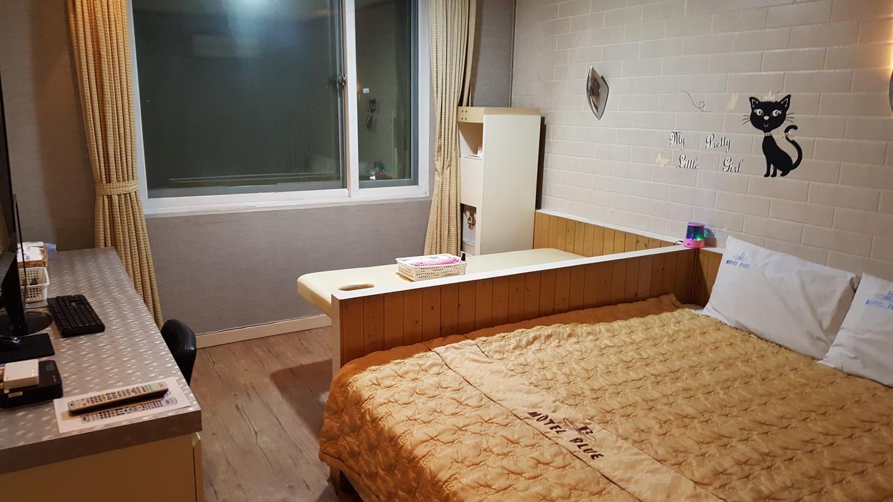 Blue Motel โพเรียง ภายนอก รูปภาพ